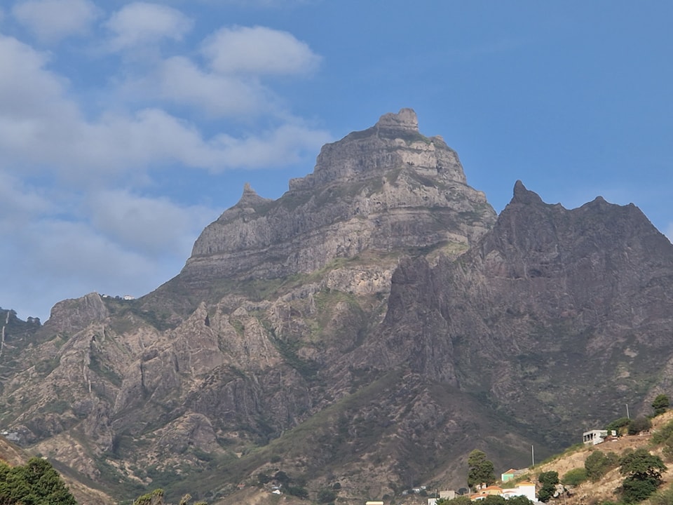 Dia12 -  ILHA DE SANTIAGO: SOPÉ DO PICO DA ANTÓNIA E PRAIA DO TARRAFAL