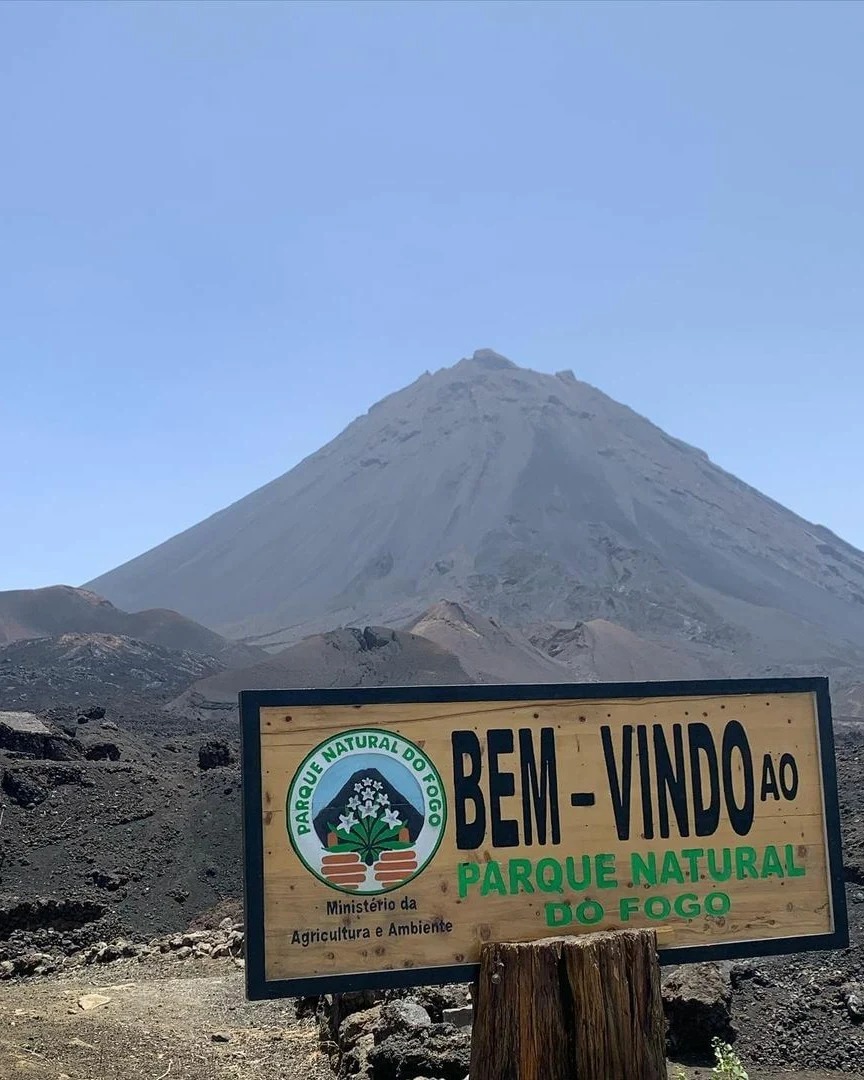 Day 9 -  ISLA DE FOGO: ON THE SLOPES OF THE VOLCANO NEAR THE SMALL PEAK (OR OPTIONAL ASCENT OF THE BIG PEAK, 2829 M)