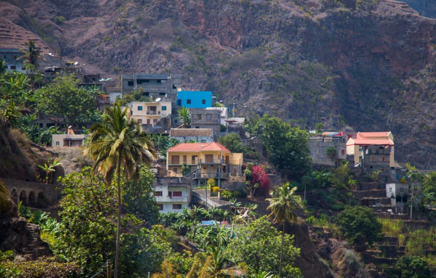 Santo Antao:Full-day walk through the Ribeira da Torre valley