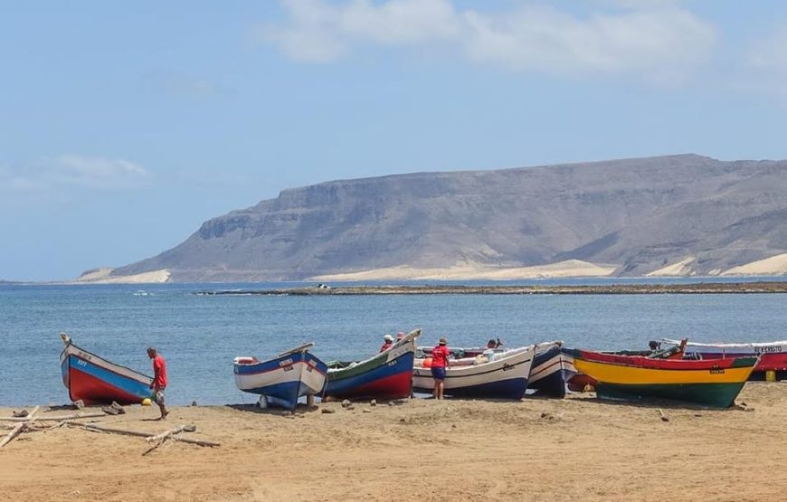 Sao vicente island: city tour and snorkeling with tartle