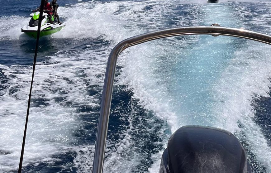 Santiago island: jetski tour in Aguas Belas Cave