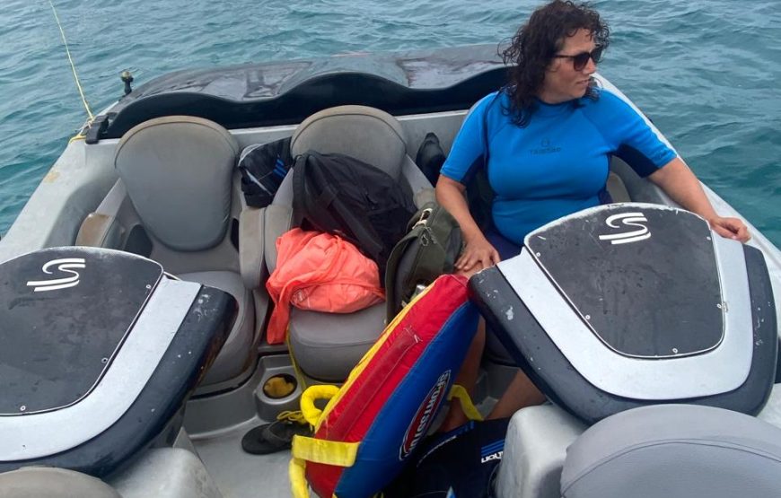 Sal island: family jetboat trip