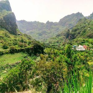 Santo: Santo Antao: walking Caibros to Cruzinha - SodadeTour.com